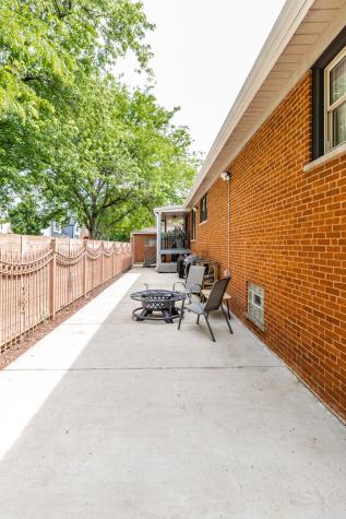 4653 North Kennicott Avenue Chicago IL 60630