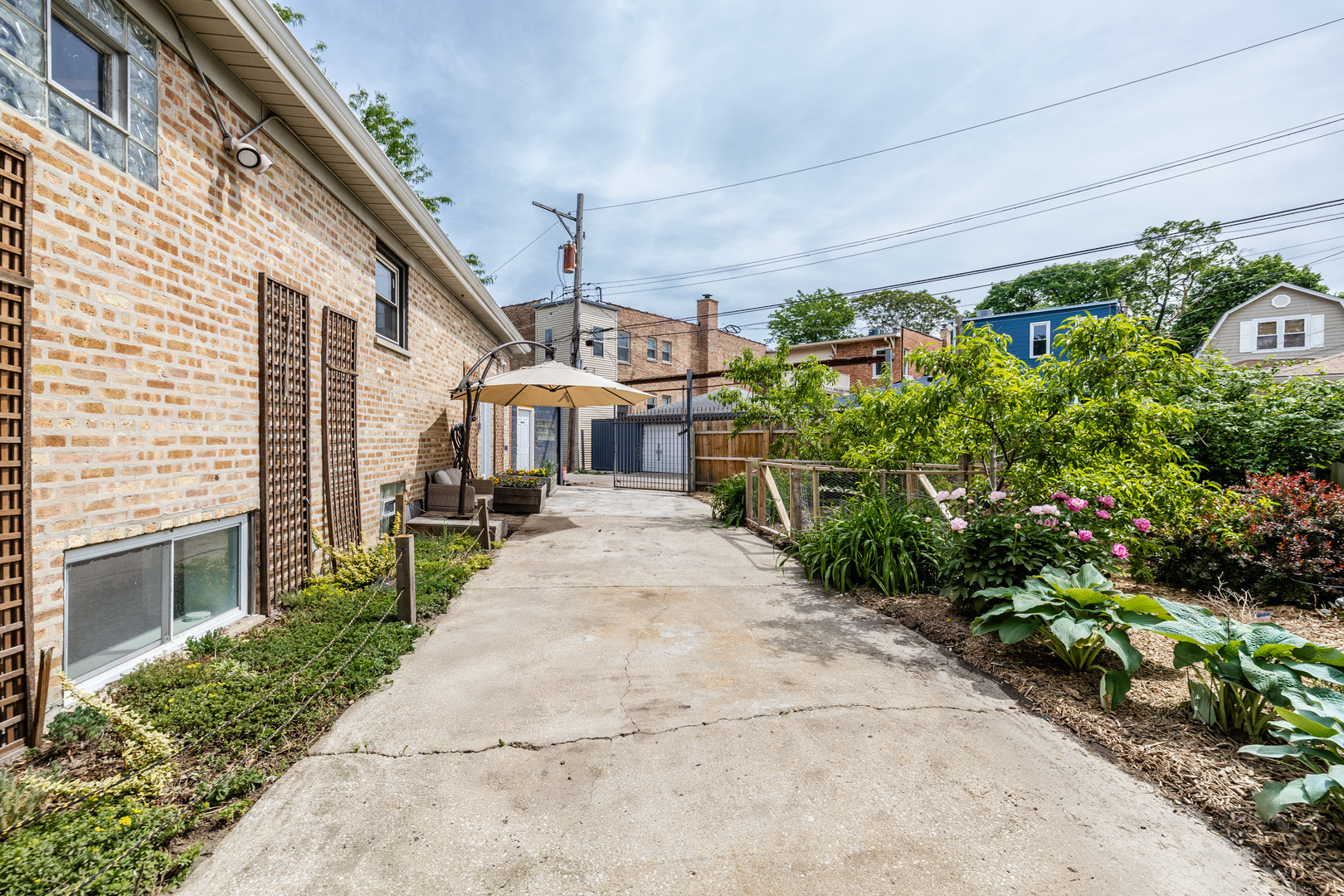 4653 North Kennicott Avenue Chicago IL 60630