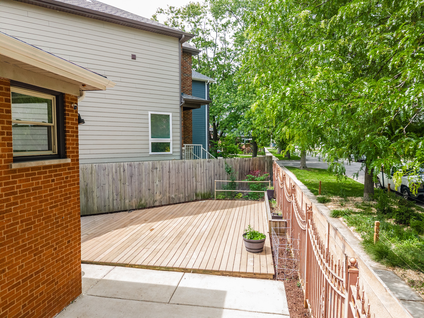 4653 North Kennicott Avenue Chicago IL 60630