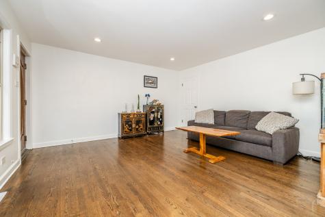 4653 North Kennicott Avenue Chicago IL 60630