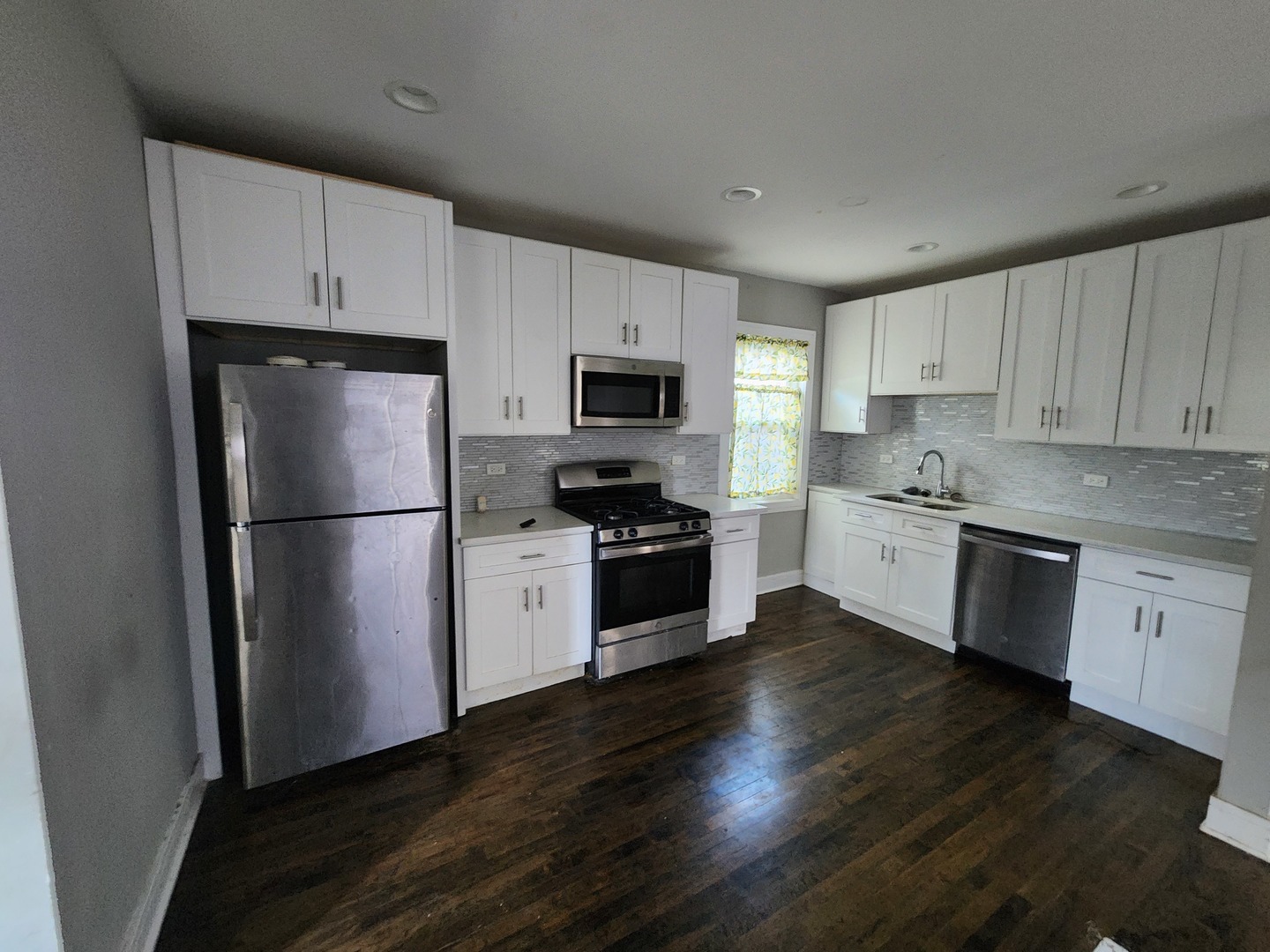 9350 South Manistee Avenue Chicago IL 60617