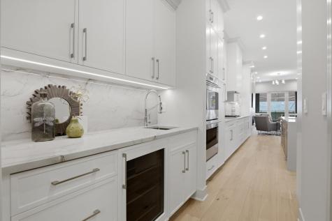 4444 North Greenview Avenue Chicago IL 60640
