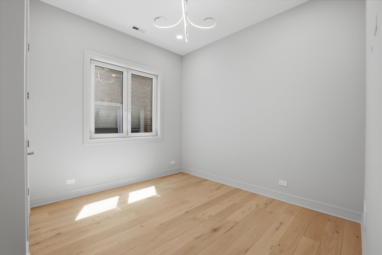 4444 North Greenview Avenue Chicago IL 60640