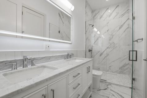 4444 North Greenview Avenue Chicago IL 60640