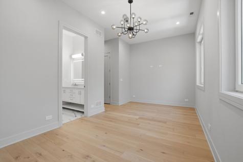 4444 North Greenview Avenue Chicago IL 60640