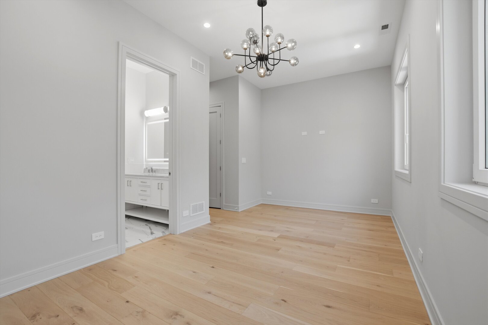 4444 North Greenview Avenue Chicago IL 60640