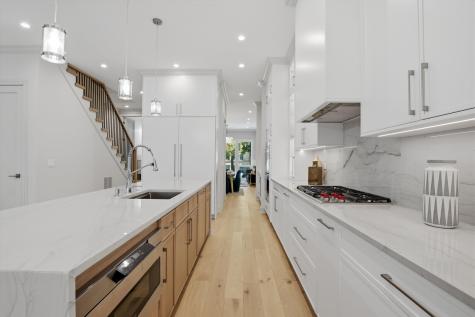 4444 North Greenview Avenue Chicago IL 60640