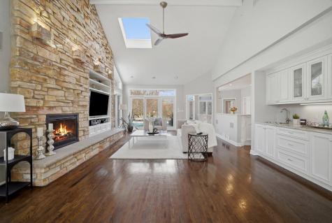 406 Woodley Woods Winnetka IL 60093