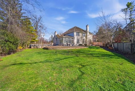 406 Woodley Woods Winnetka IL 60093