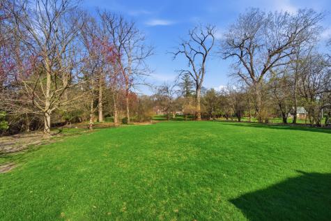406 Woodley Woods Winnetka IL 60093