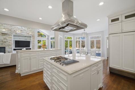 406 Woodley Woods Winnetka IL 60093
