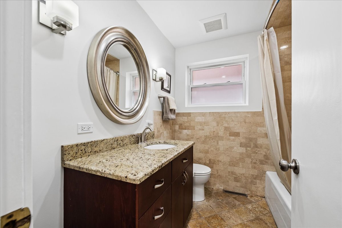 4211 North Melvina Avenue Chicago IL 60634