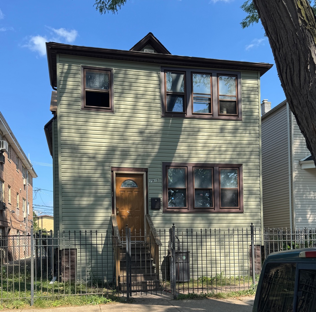 7915 South Ellis Avenue Chicago IL 60619