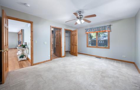 5918 Beachway Street Cary IL 60013