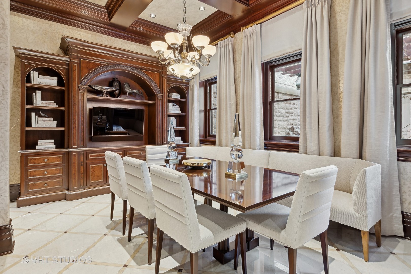 915 North Dearborn Street Chicago IL 60610