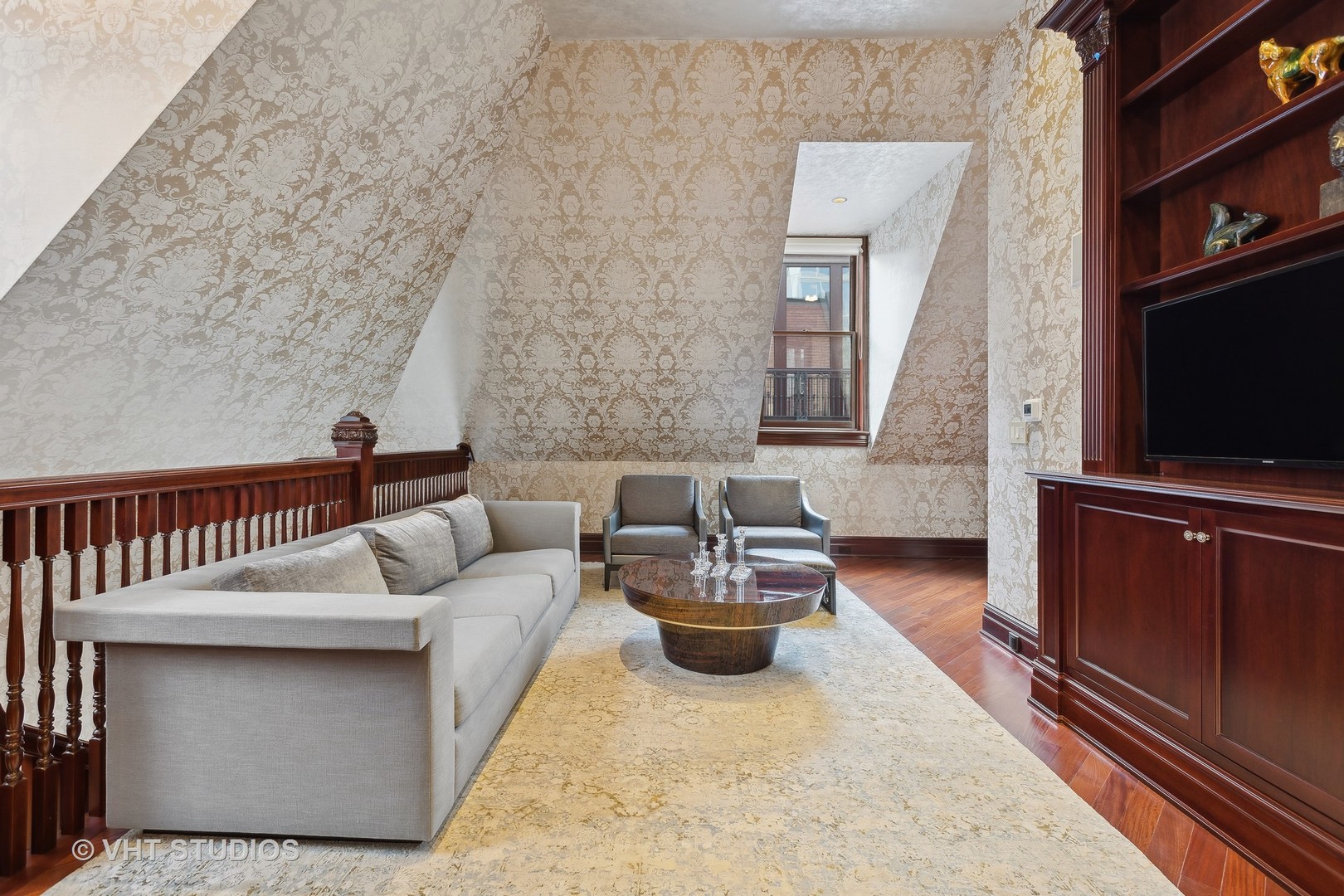 915 North Dearborn Street Chicago IL 60610