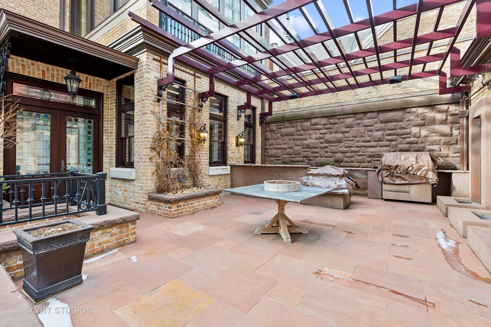 915 North Dearborn Street Chicago IL 60610