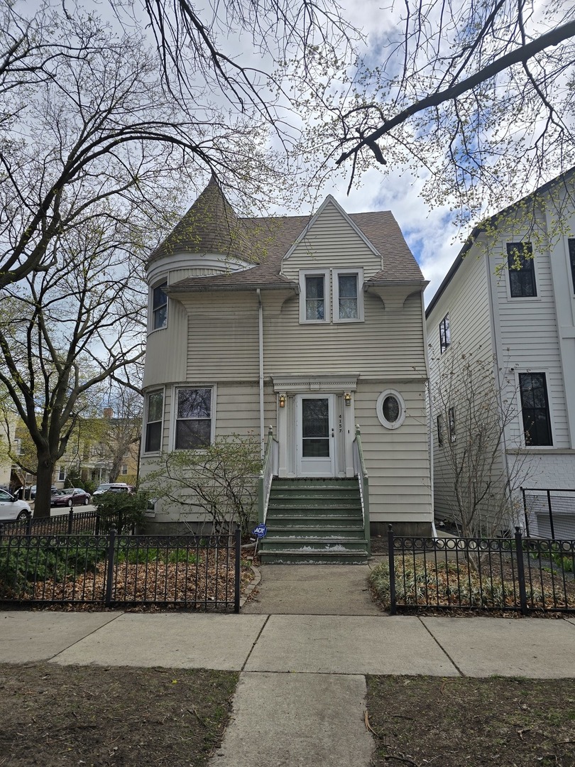 4157 North Paulina Street Chicago IL 60613
