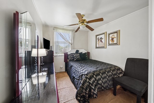 253 West 46th Street Chicago IL 60609