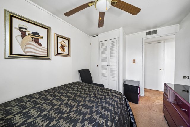 253 West 46th Street Chicago IL 60609