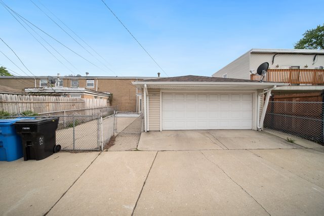 253 West 46th Street Chicago IL 60609