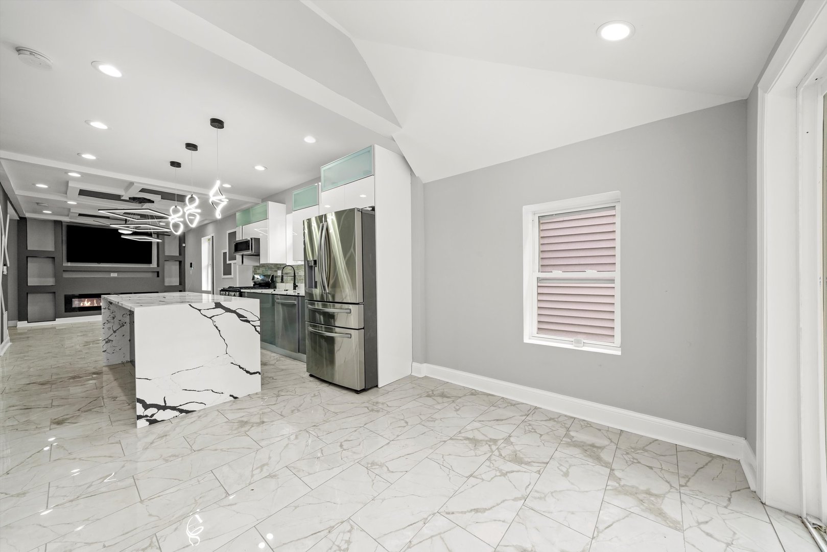 7918 South Anthony Avenue Chicago IL 60619