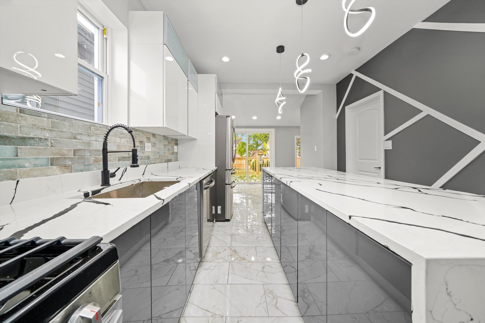 7918 South Anthony Avenue Chicago IL 60619