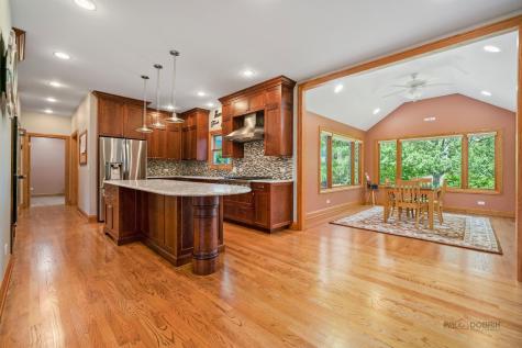 31016 Prairie Ridge Court Libertyville IL 60048