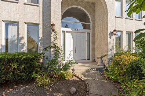 1983 Wilshire Court Buffalo Grove IL 60089