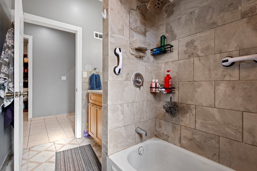 3710 West 60th Place Chicago IL 60629