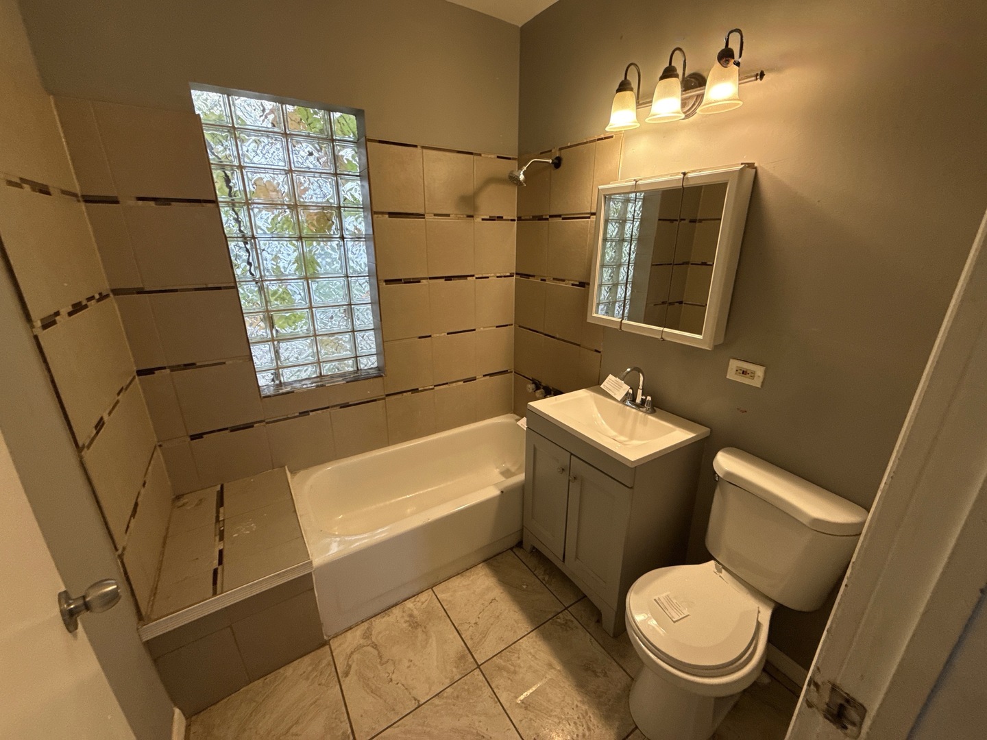 10721 South Prairie Avenue Chicago IL 60628