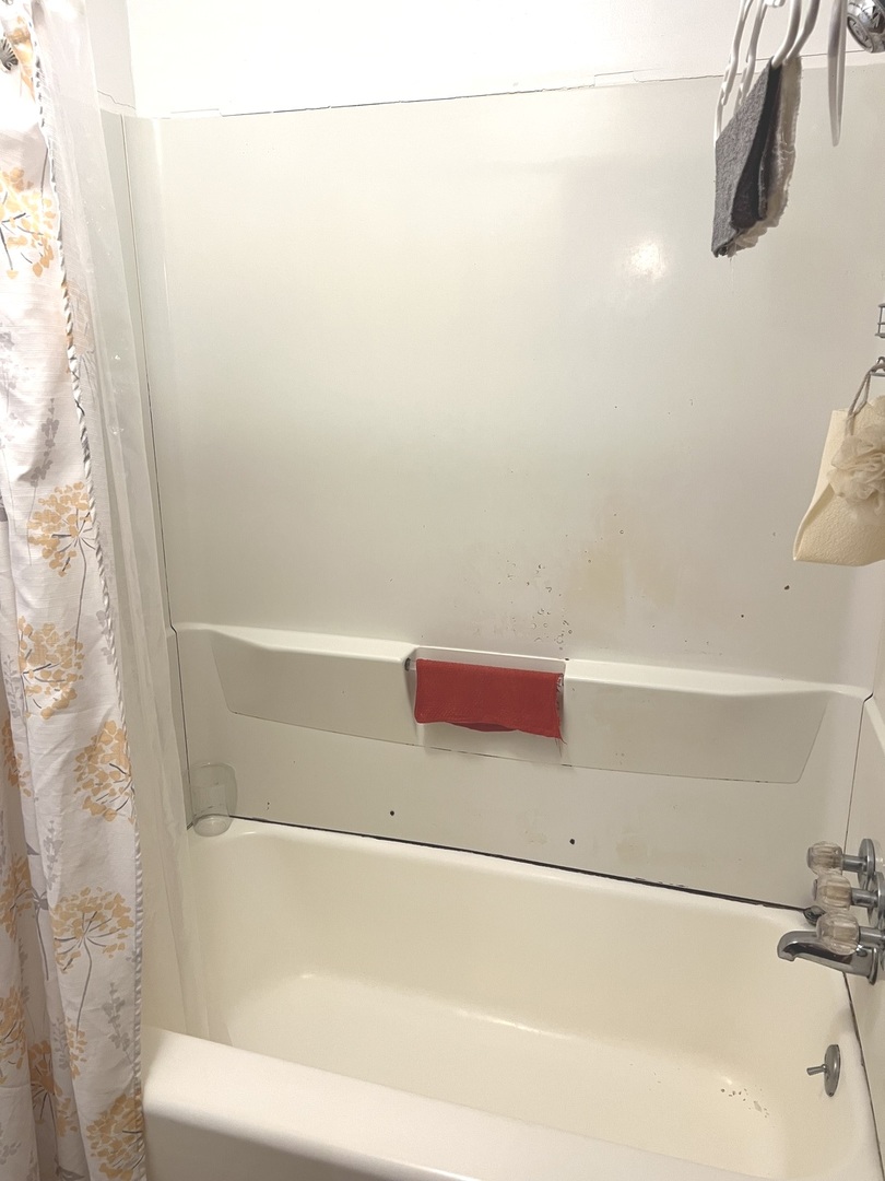 2825 North Moody Avenue Chicago IL 60634