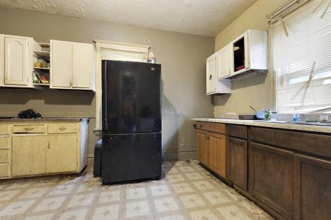 938 Woodlawn Avenue Rockford IL 61103
