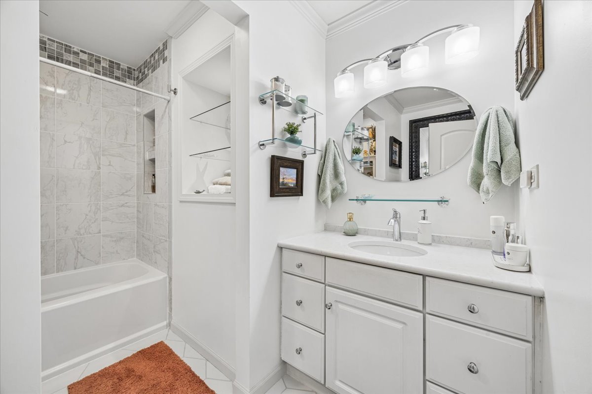 425 79TH Street Willowbrook IL 60527