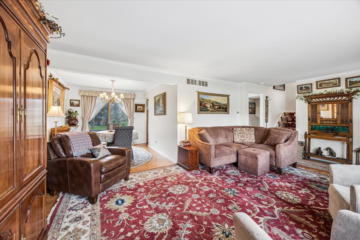 425 79TH Street Willowbrook IL 60527