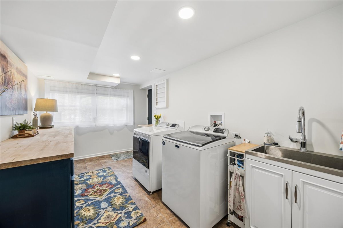 425 79TH Street Willowbrook IL 60527
