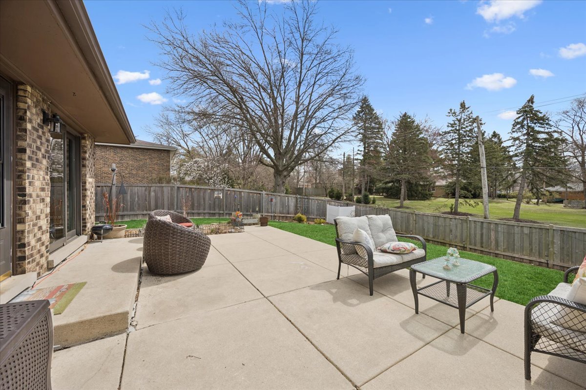 425 79TH Street Willowbrook IL 60527