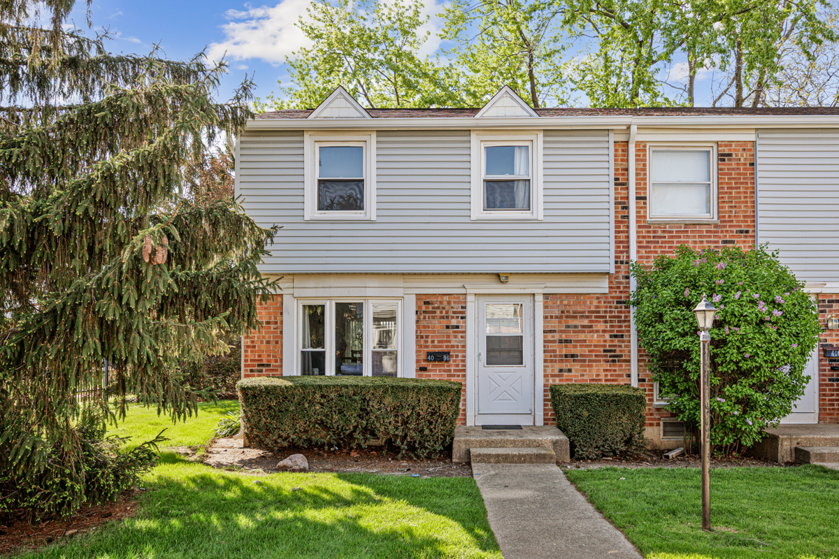 4096 Quincy Court Streamwood IL 60107