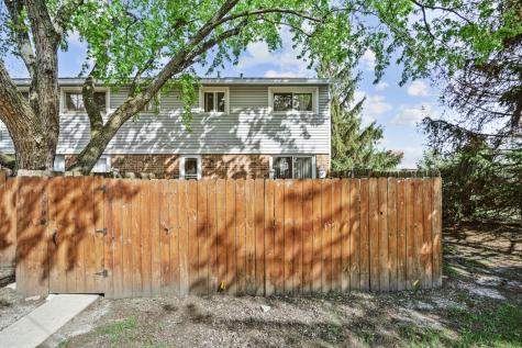 4096 Quincy Court Streamwood IL 60107