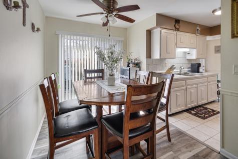 4096 Quincy Court Streamwood IL 60107