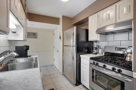 4096 Quincy Court Streamwood IL 60107