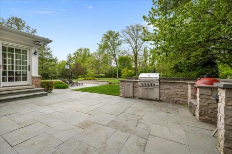 1310 Longmeadow Lane Lake Forest IL 60045