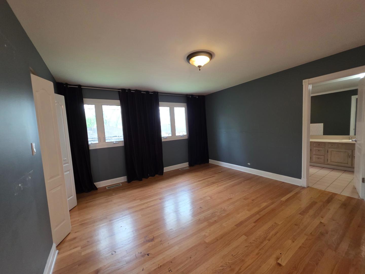 5787 North Clifford Avenue Chicago IL 60646