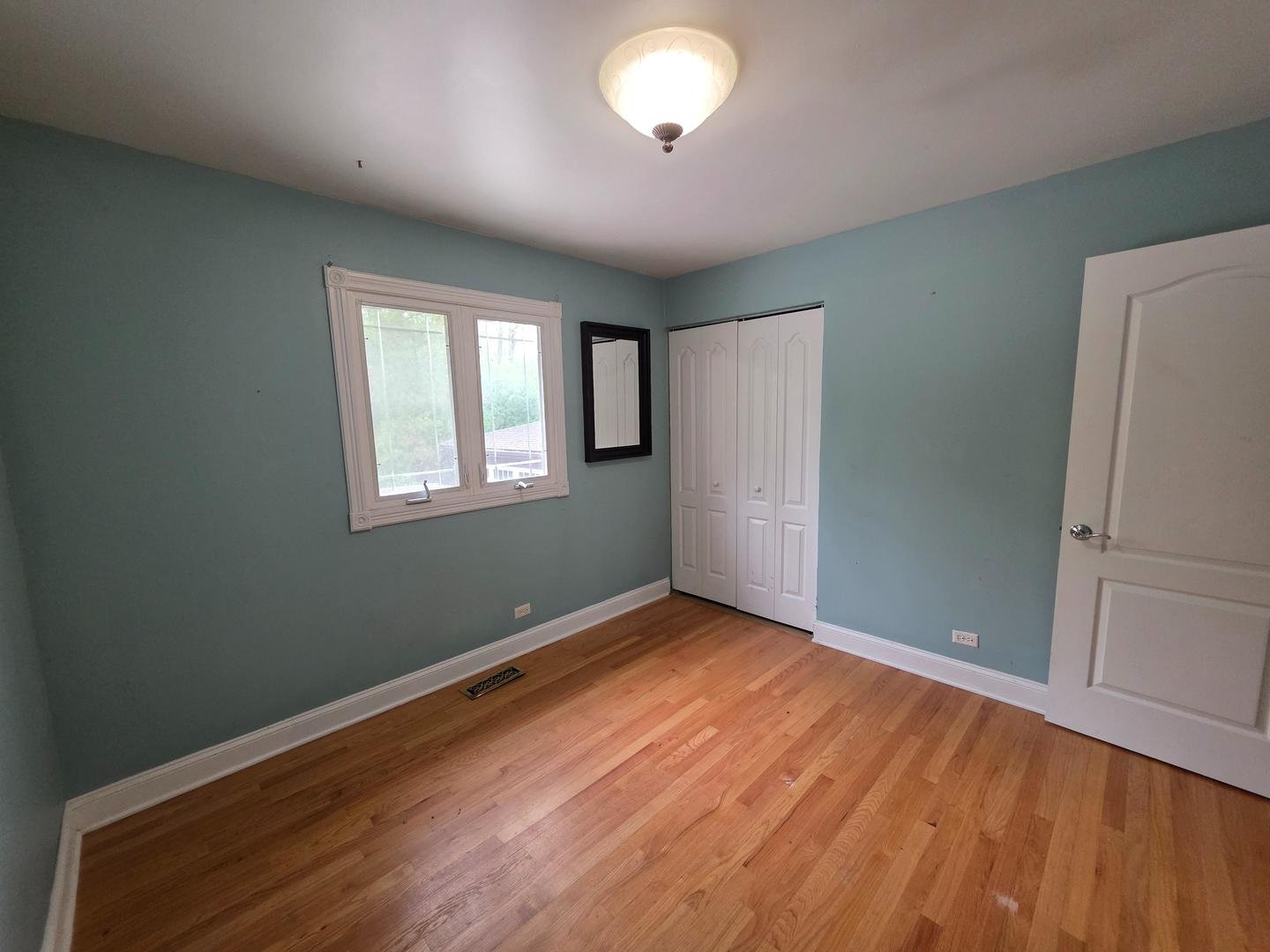 5787 North Clifford Avenue Chicago IL 60646