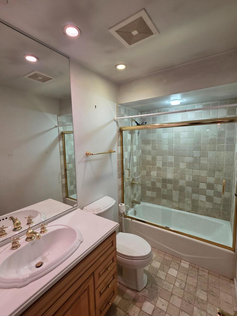 5787 North Clifford Avenue Chicago IL 60646