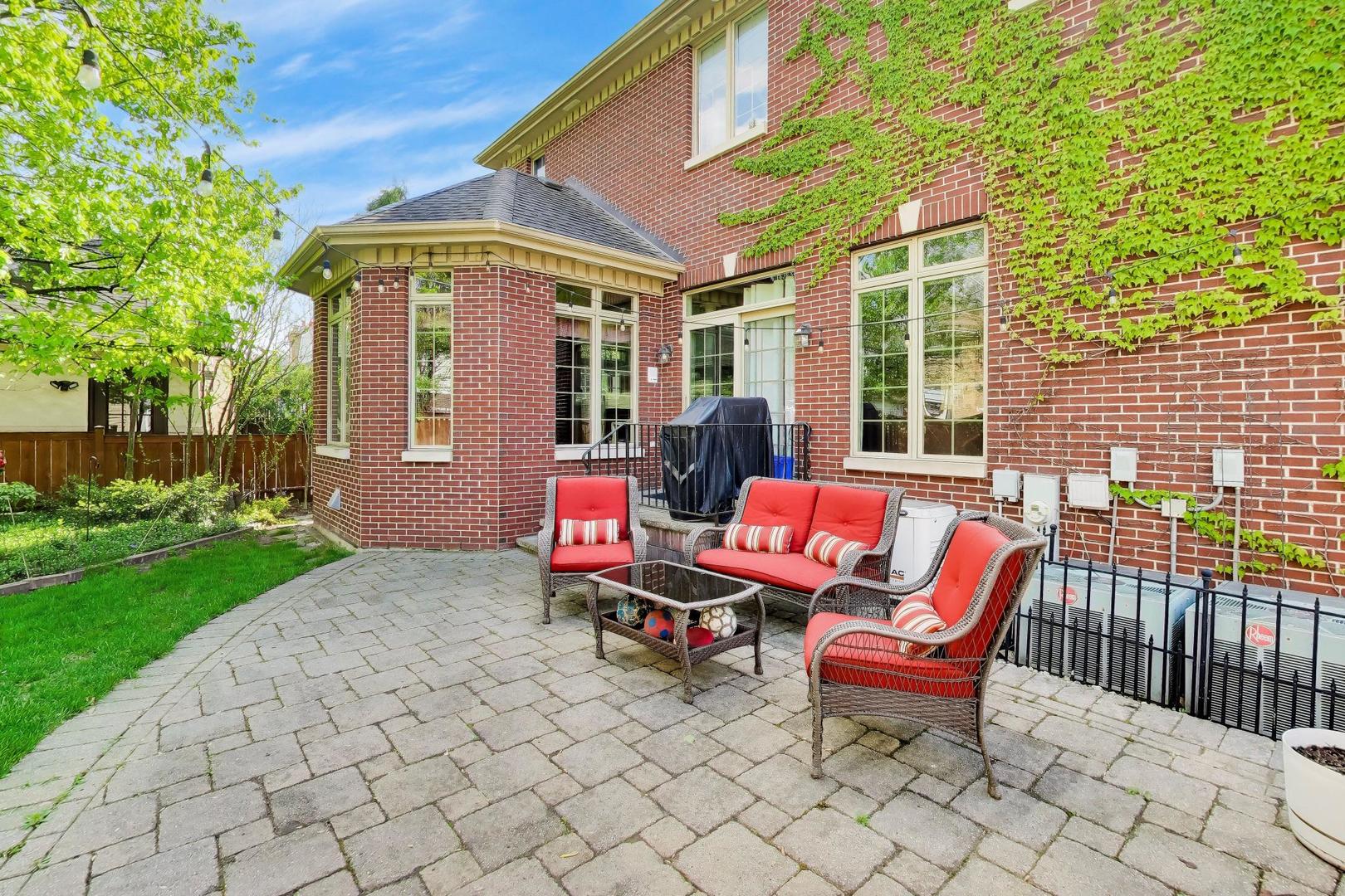 327 South Knight Avenue Park Ridge IL 60068