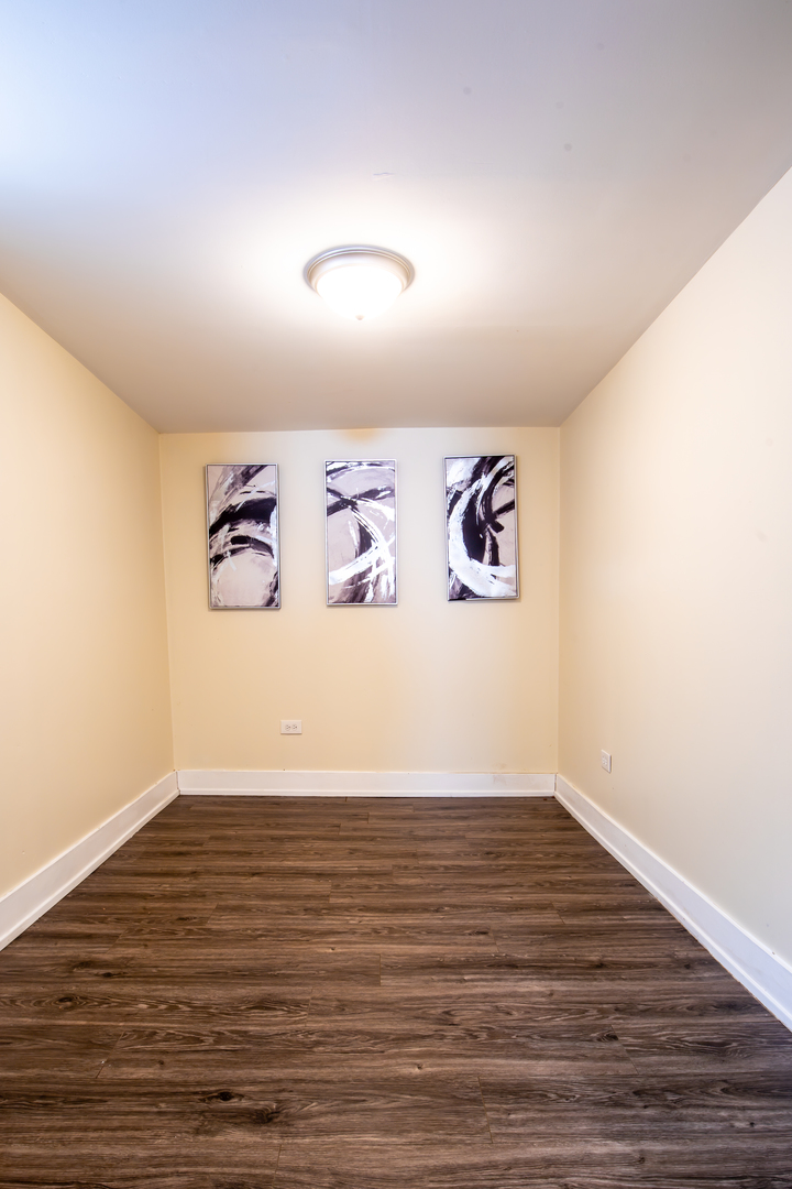 10005 South Calhoun Avenue Chicago IL 60617