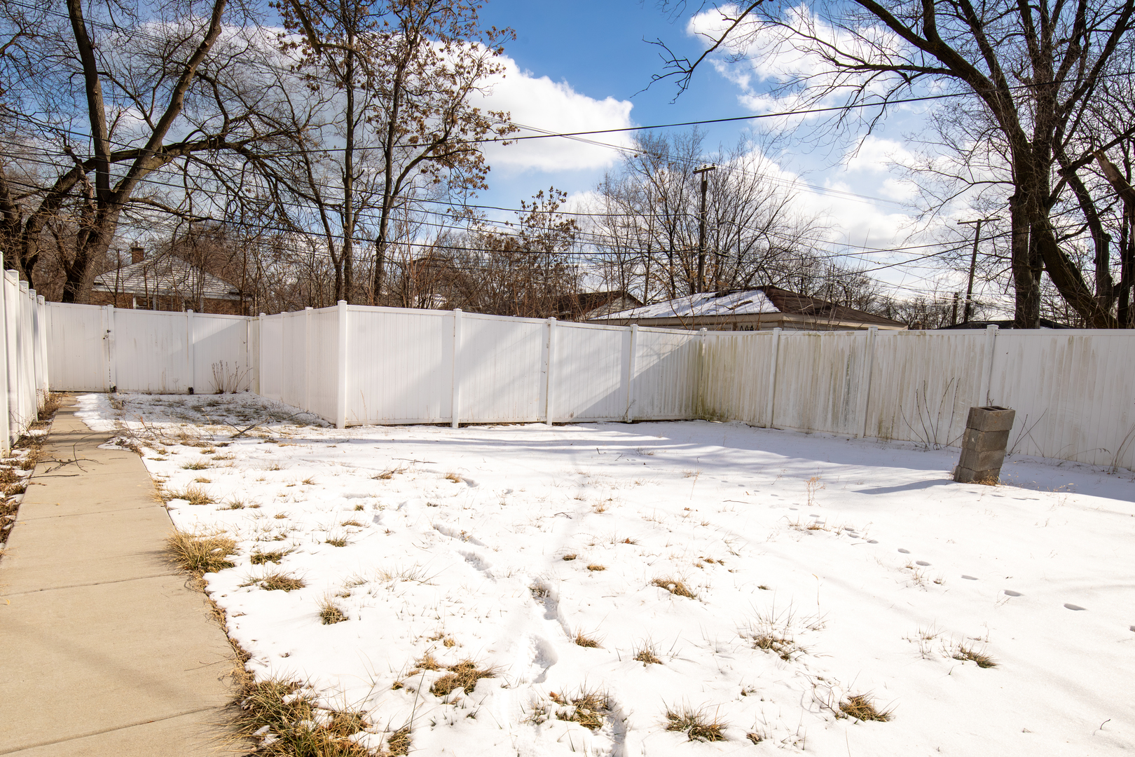 10005 South Calhoun Avenue Chicago IL 60617