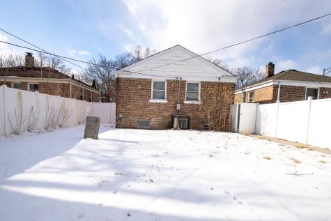 10005 South Calhoun Avenue Chicago IL 60617