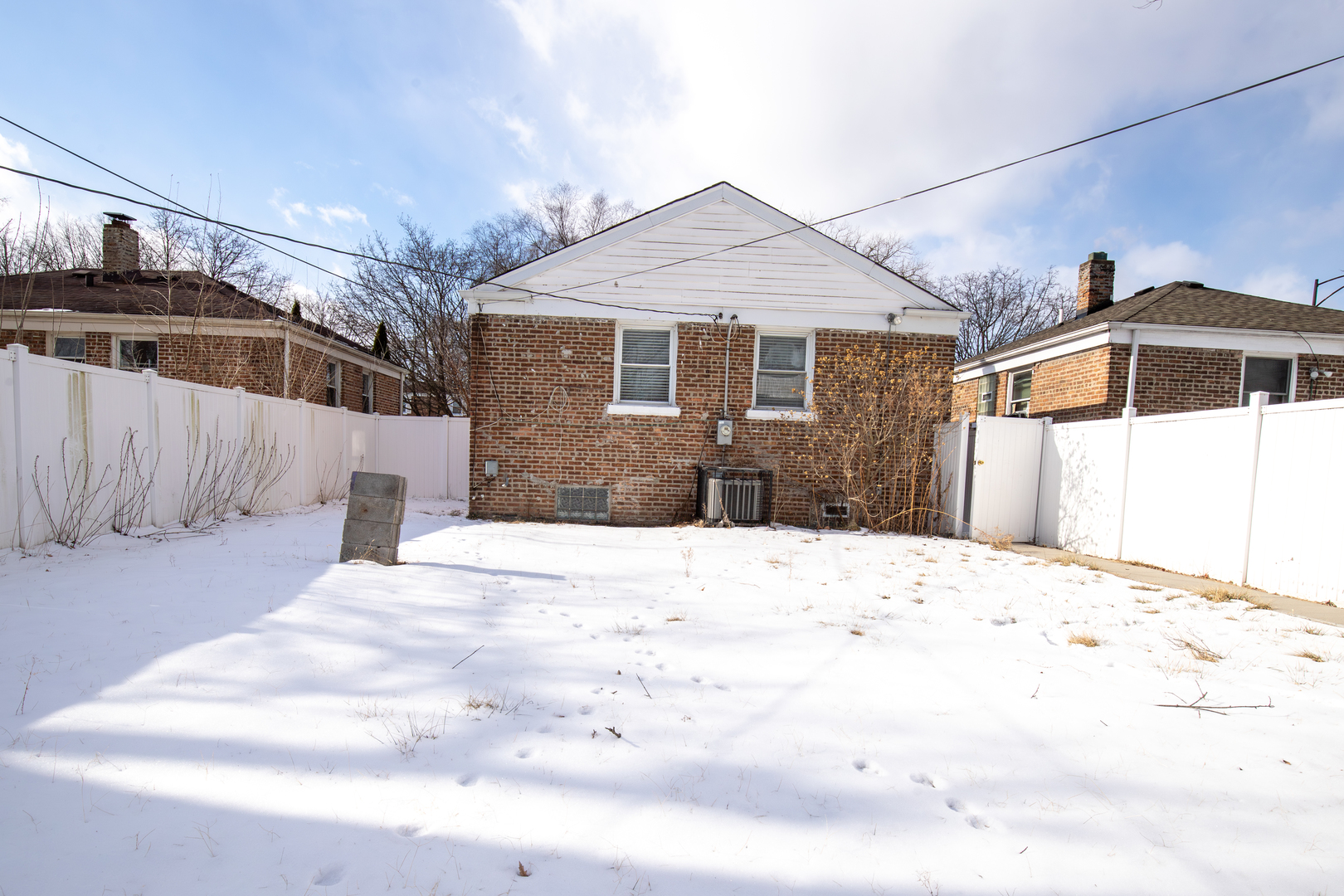10005 South Calhoun Avenue Chicago IL 60617